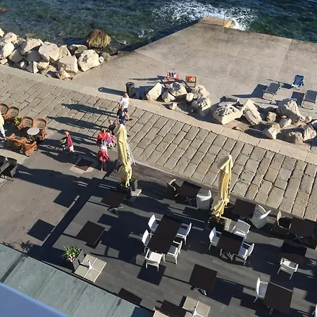 Piran Punta Beachfront Apartment Exclusive Exterior photo
